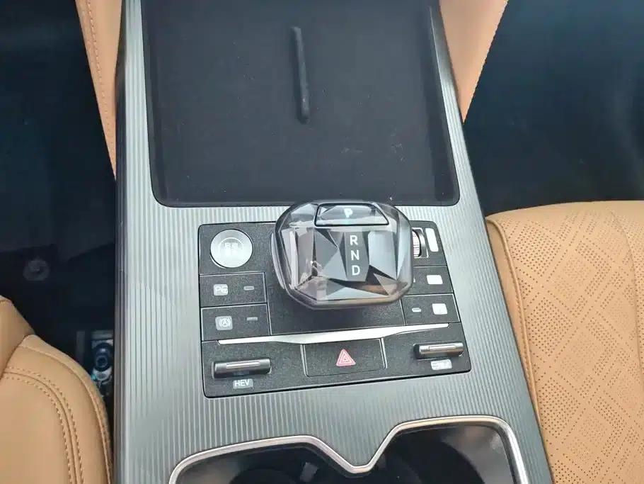 Song L DM-i 2025 Smart Driving Edition 112km Leading Model — миниатюра 16