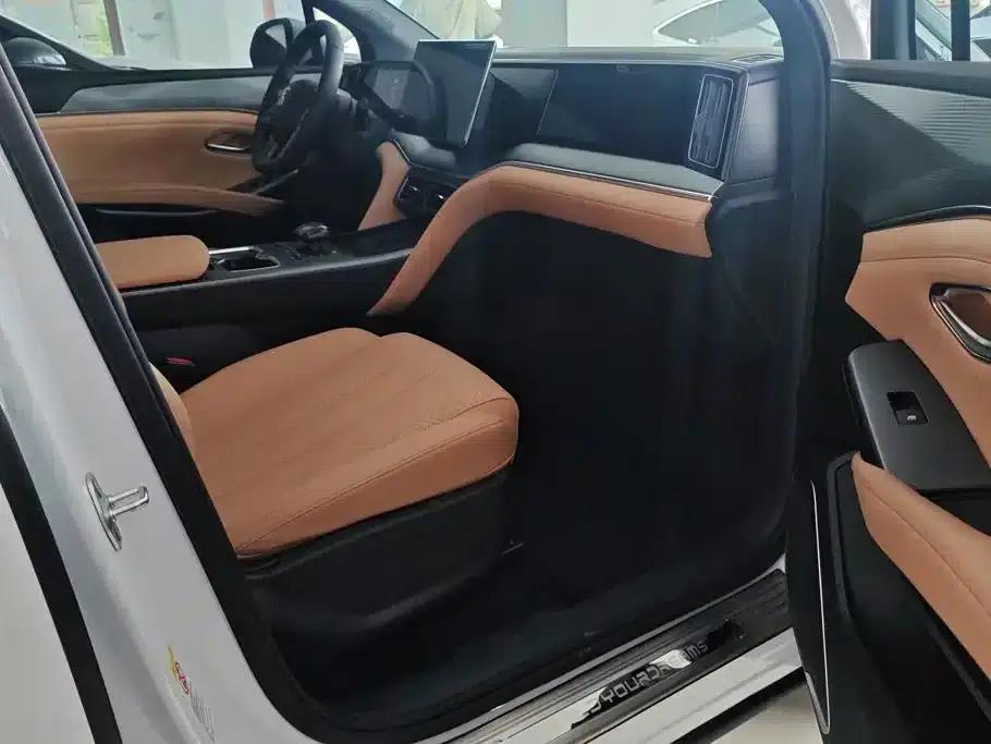 Song L DM-i 2025 Smart Driving Edition 112km Leading Model — миниатюра 8