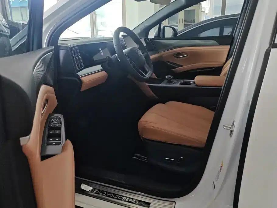 Song L DM-i 2025 Smart Driving Edition 112km Leading Model — миниатюра 9