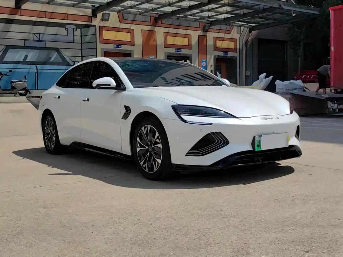 Seal 2022 550km Standard Range Rear-Wheel Drive Elite — миниатюра 3