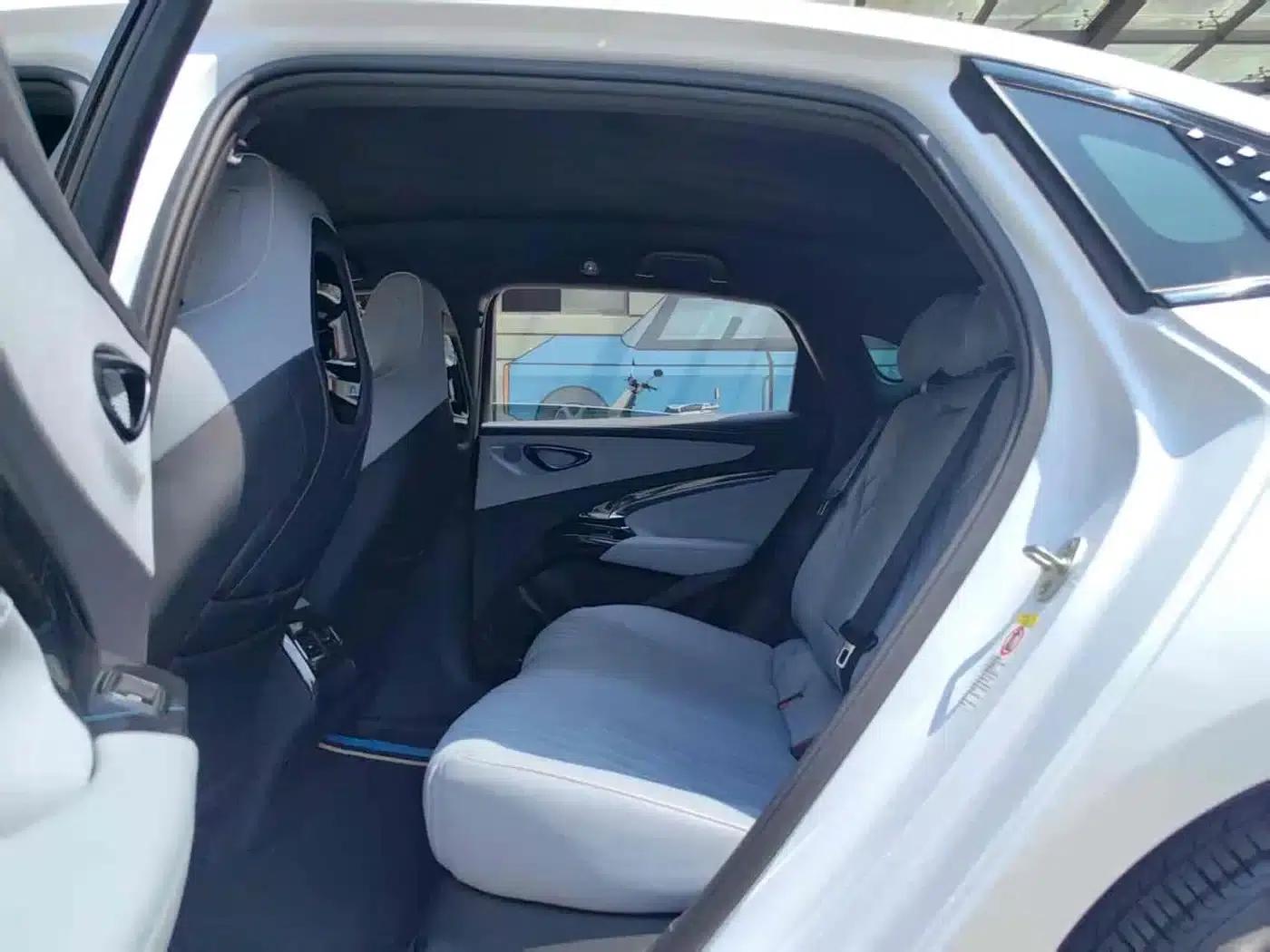 Seal 2022 550km Standard Range Rear-Wheel Drive Elite — миниатюра 6