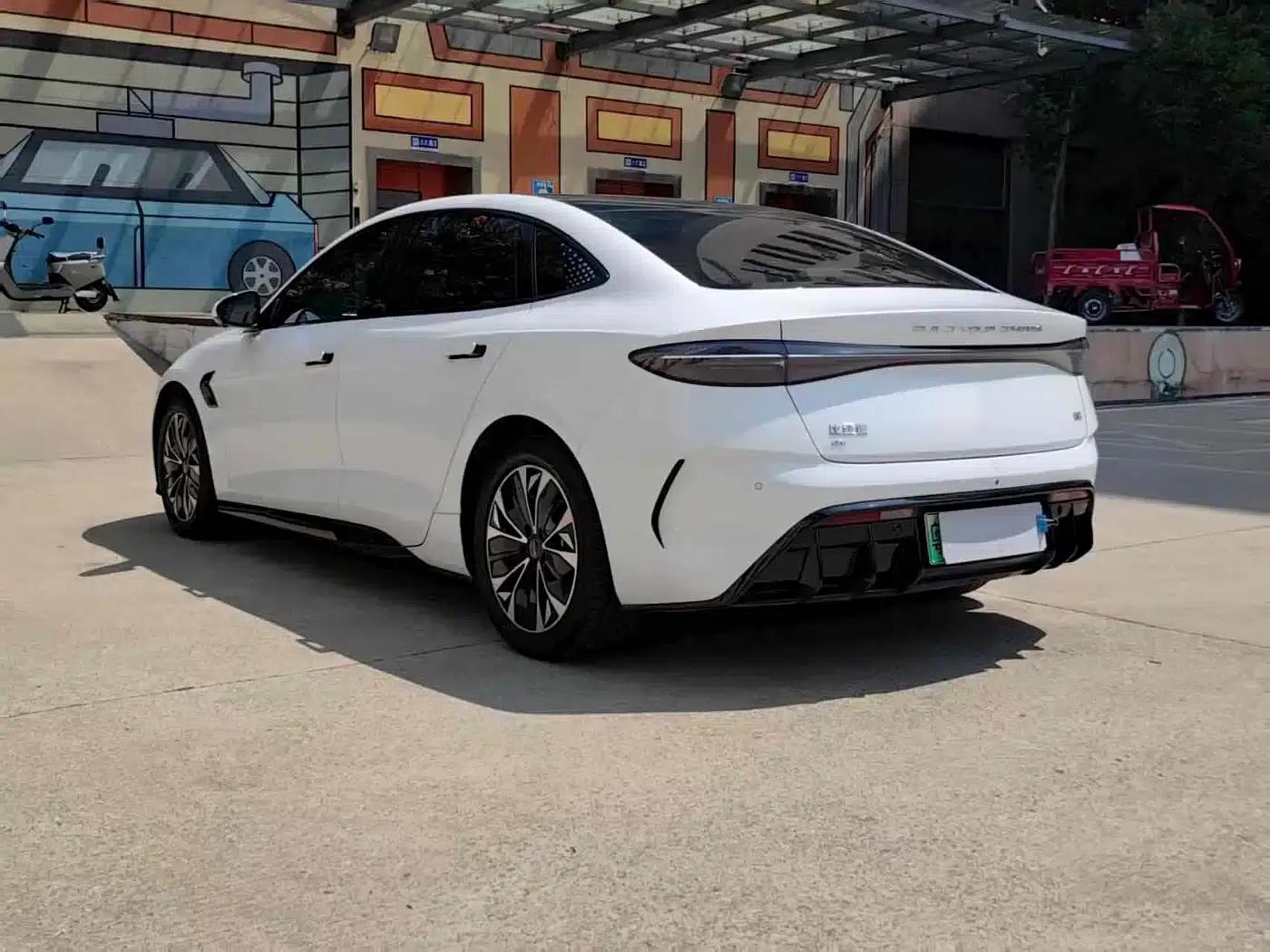 Seal 2022 550km Standard Range Rear-Wheel Drive Elite — миниатюра 9