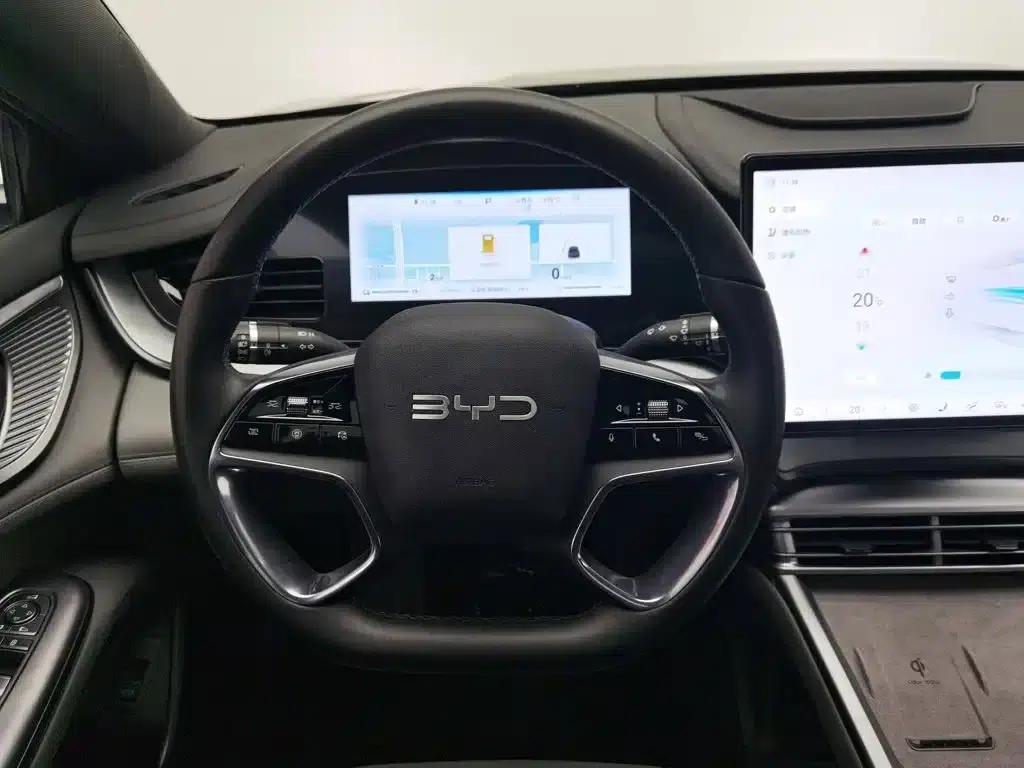 Seal 2024 Glory Edition DM-i 1.5L 121km Luxury — миниатюра 11