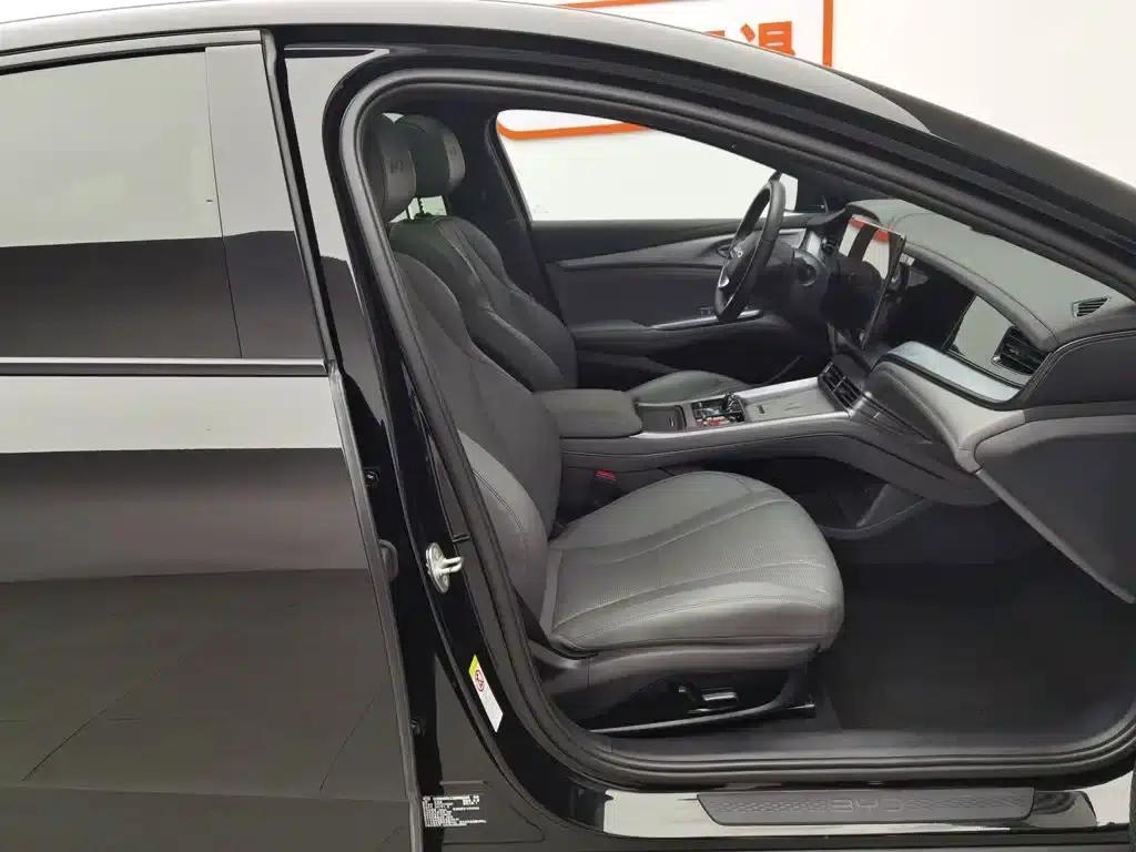 Seal 2024 Glory Edition DM-i 1.5L 121km Luxury — миниатюра 23