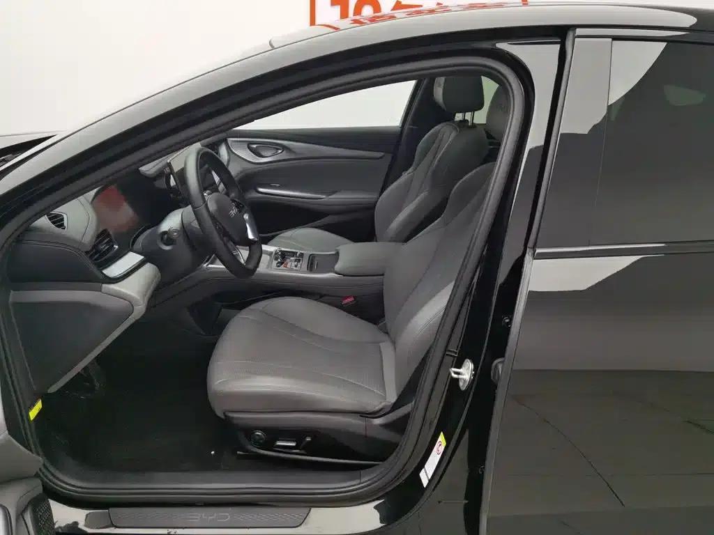 Seal 2024 Glory Edition DM-i 1.5L 121km Luxury — миниатюра 10