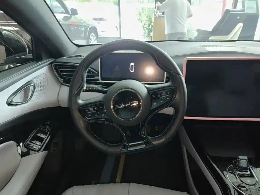 Seal 2023 Champion Edition 550km Elite — миниатюра 11