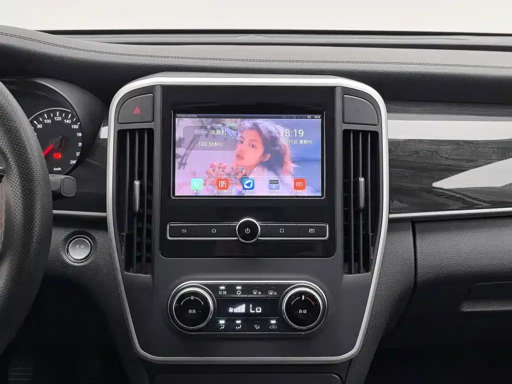 Song MAX 2017 1.5T Manual Intelligent Luxury 7-Seater — миниатюра 12