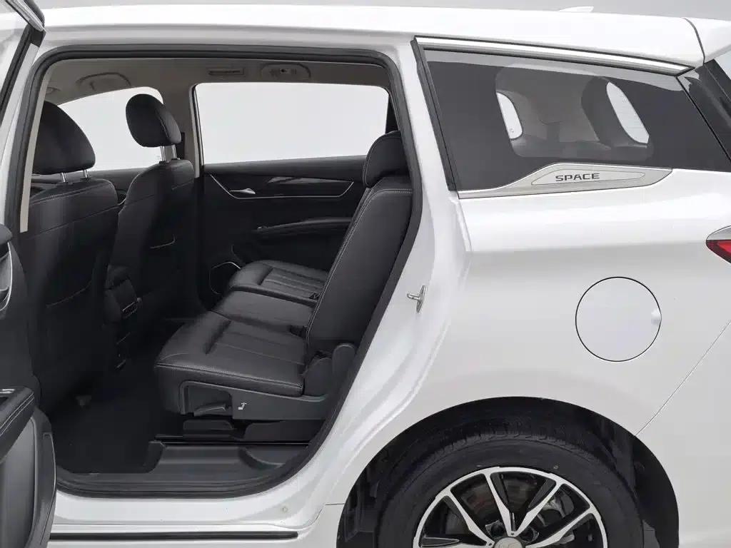Song MAX 2017 1.5T Manual Intelligent Luxury 7-Seater — миниатюра 15