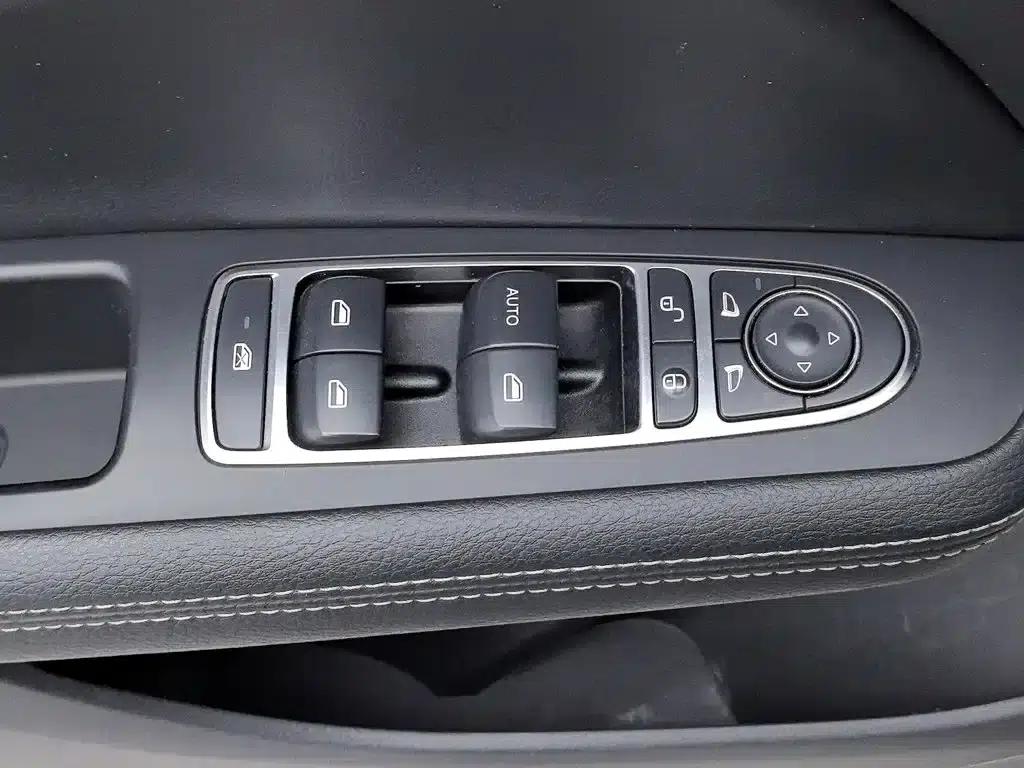 Song MAX 2017 1.5T Manual Intelligent Luxury 7-Seater — миниатюра 9