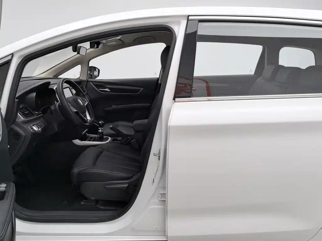 Song MAX 2017 1.5T Manual Intelligent Luxury 7-Seater — миниатюра 10