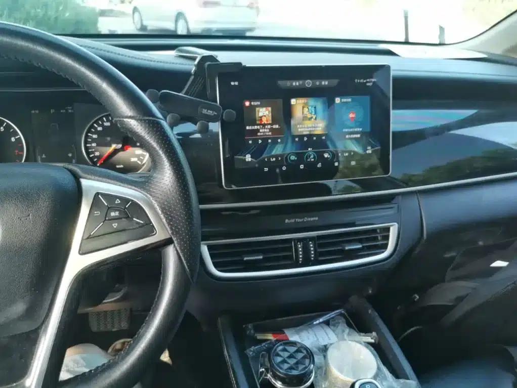 Song MAX 2019 1.5T Automatic Intelligent Connected Ruiyi 6-seater National V Emission Standard — миниатюра 13