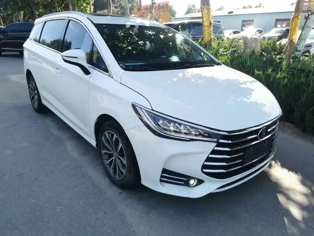 Song MAX 2019 1.5T Automatic Intelligent Connected Ruiyi 6-seater National V Emission Standard — миниатюра 4