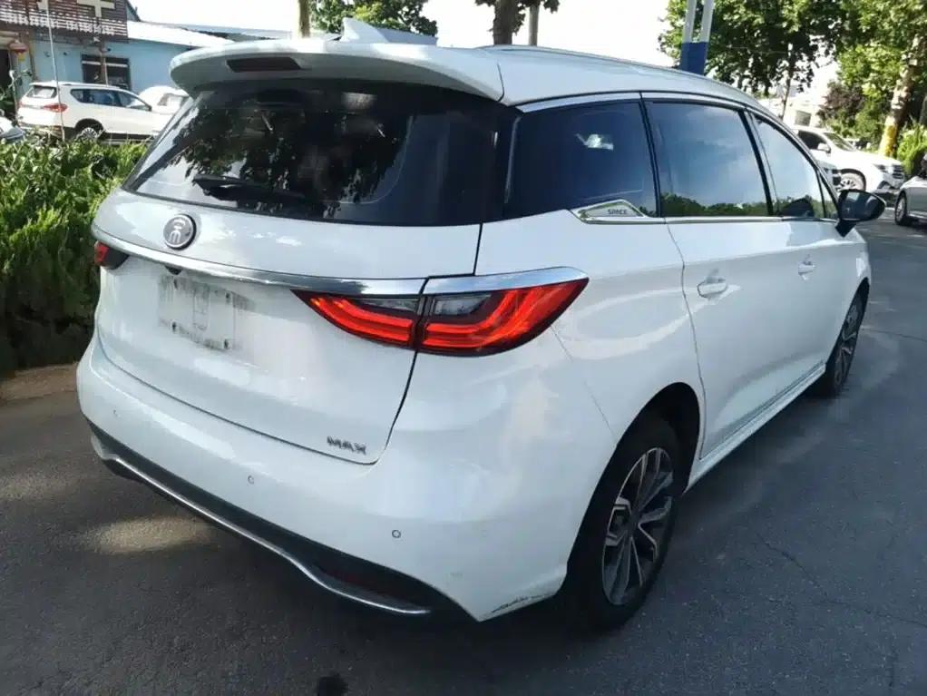 Song MAX 2019 1.5T Automatic Intelligent Connected Ruiyi 6-seater National V Emission Standard — миниатюра 7
