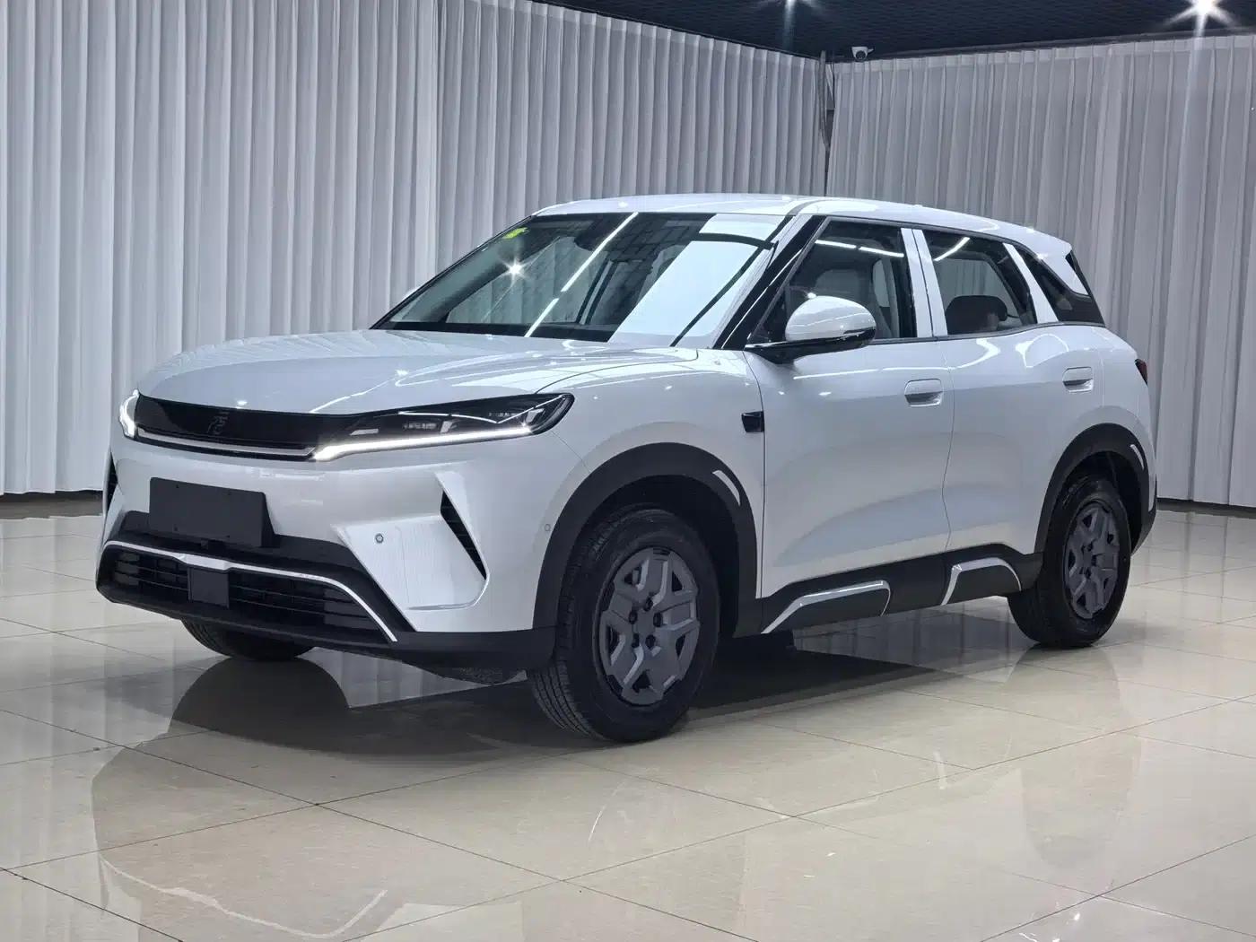 Yuan UP 2025 Smart Driving Edition 401KM Vitality Edition — миниатюра 1