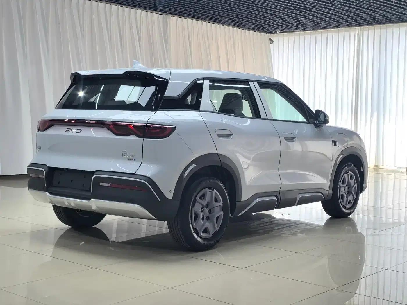 Yuan UP 2025 Smart Driving Edition 401KM Vitality Edition — миниатюра 7