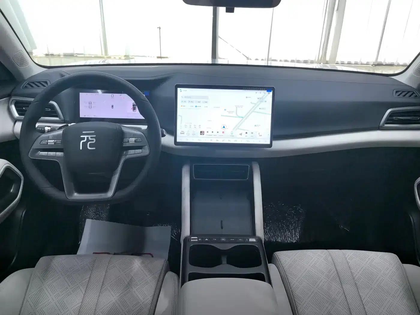 Yuan UP 2025 Smart Driving Edition 401KM Vitality Edition — миниатюра 8