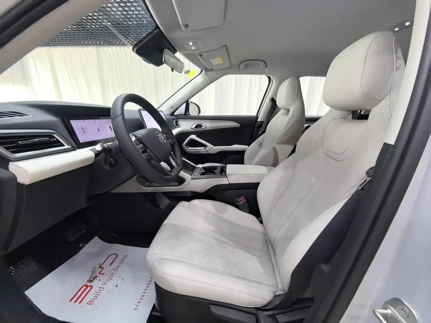 Yuan UP 2025 Smart Driving Edition 401KM Vitality Edition — миниатюра 10