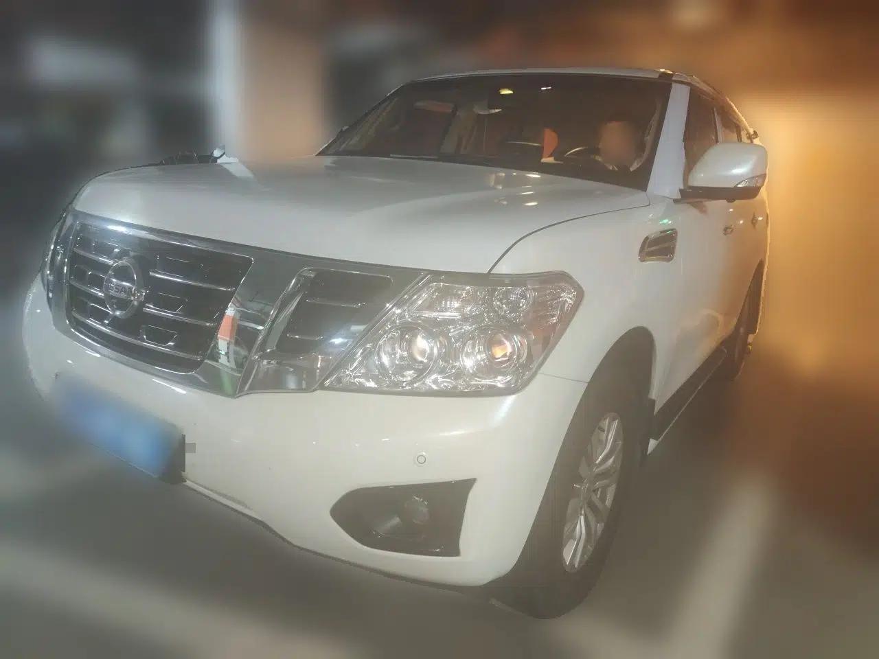 Nissan Patrol 2017 Nissan Patrol 4.0-liter gasoline, automatic transmission, seven seats — миниатюра 1