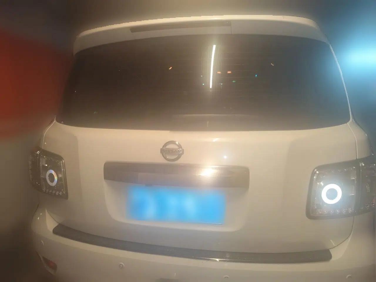 Nissan Patrol 2017 Nissan Patrol 4.0-liter gasoline, automatic transmission, seven seats — миниатюра 5