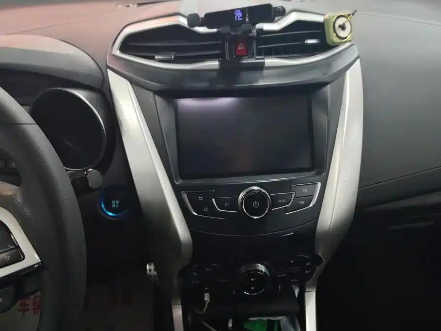 Yuan New Energy 2018 EV360 Smart Connected Cool Edition — миниатюра 13