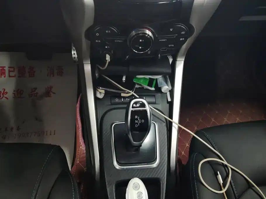 Yuan New Energy 2018 EV360 Smart Connected Cool Edition — миниатюра 16
