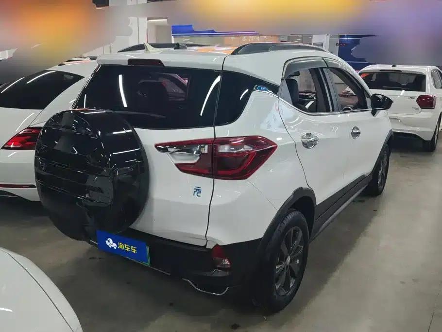 Yuan New Energy 2018 EV360 Smart Connected Cool Edition — миниатюра 3