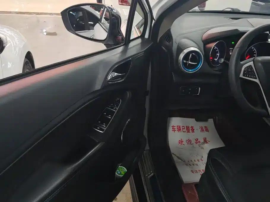 Yuan New Energy 2018 EV360 Smart Connected Cool Edition — миниатюра 7