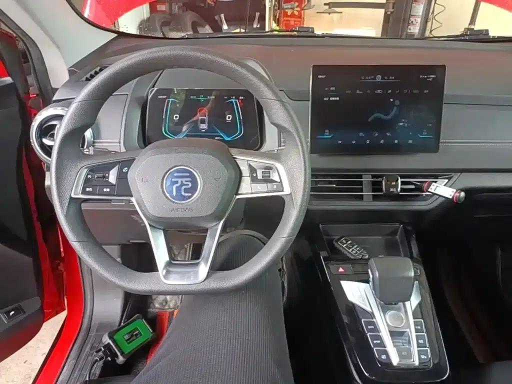 Yuan New Energy 2019 EV360 Intelligent Enjoyment Edition — миниатюра 10