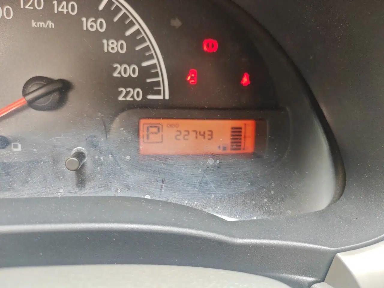 Nissan Sunny 2015 1.5XE CVT Comfort Edition — миниатюра 9
