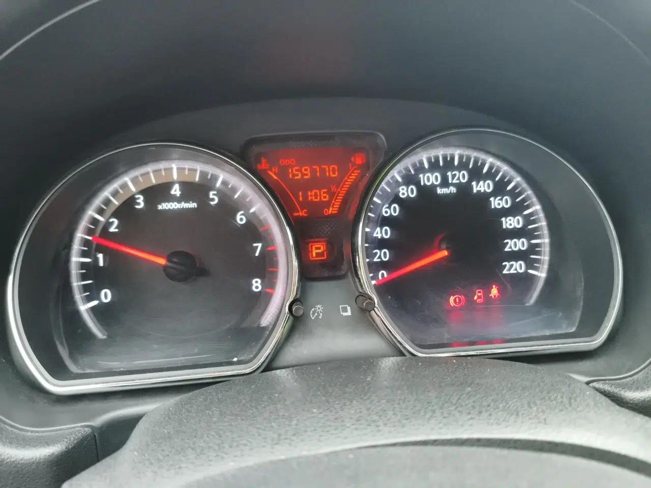 Nissan Sunny 2011 1.5XL CVT Luxury Edition — миниатюра 11