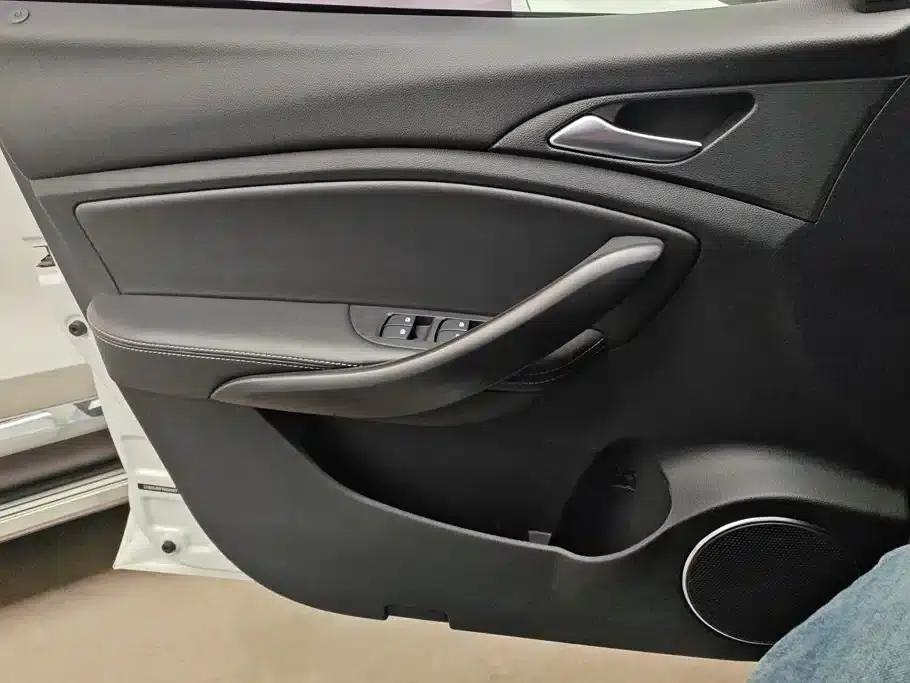 Song 2021 Classic Edition 1.5T Automatic Luxury — миниатюра 7