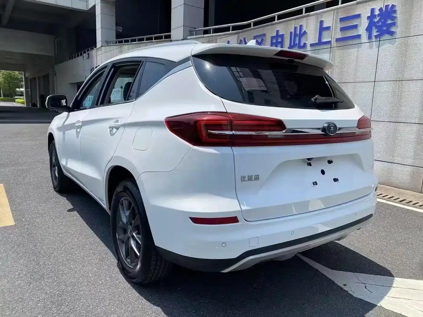 Song 2019 1.5TI Manual Intelligent Connected Dynamic Edition — миниатюра 9