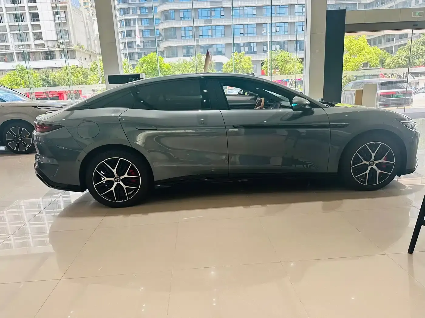 Han L 2025 DM-p All-Wheel Drive LiDAR Flagship Model — миниатюра 4