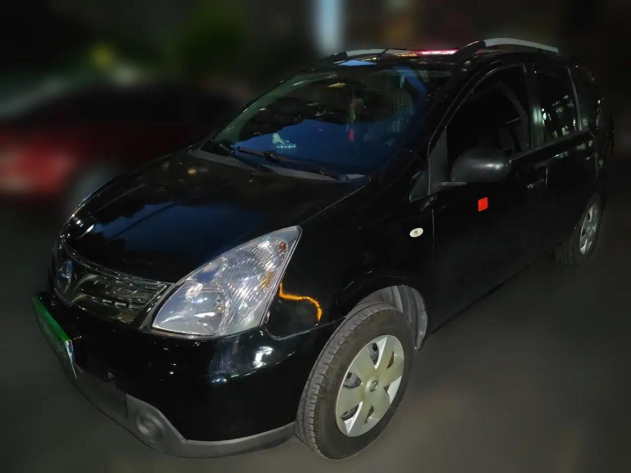 Nissan Livina 2010 Jingyue Edition 1.6L Manual All-Around Model — миниатюра 1
