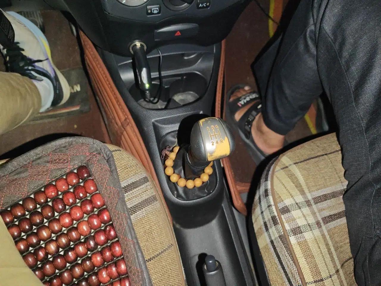 Nissan Livina 2010 Jingyue Edition 1.6L Manual All-Around Model — миниатюра 14