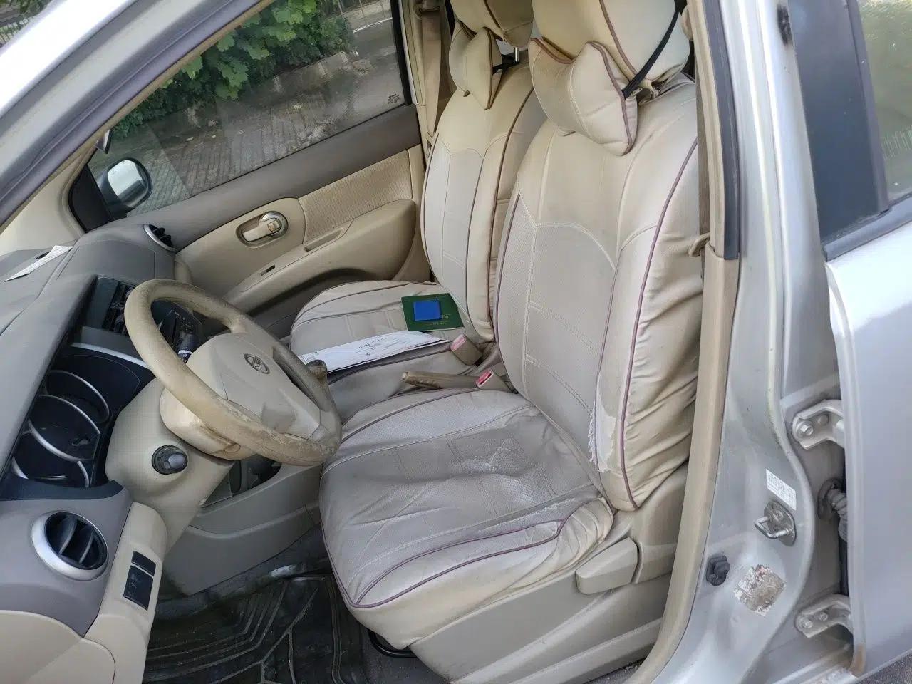 Nissan Livina 2010 Jingyue Edition 1.6L Manual All-Around Model — миниатюра 15