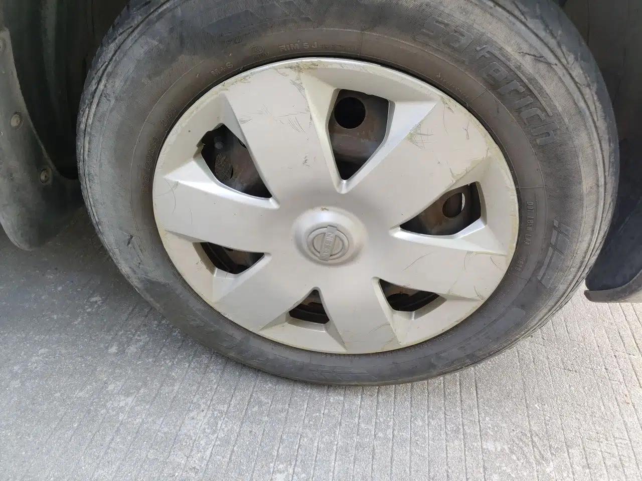 Nissan Livina 2010 Jingyue Edition 1.6L Manual All-Around Model — миниатюра 8