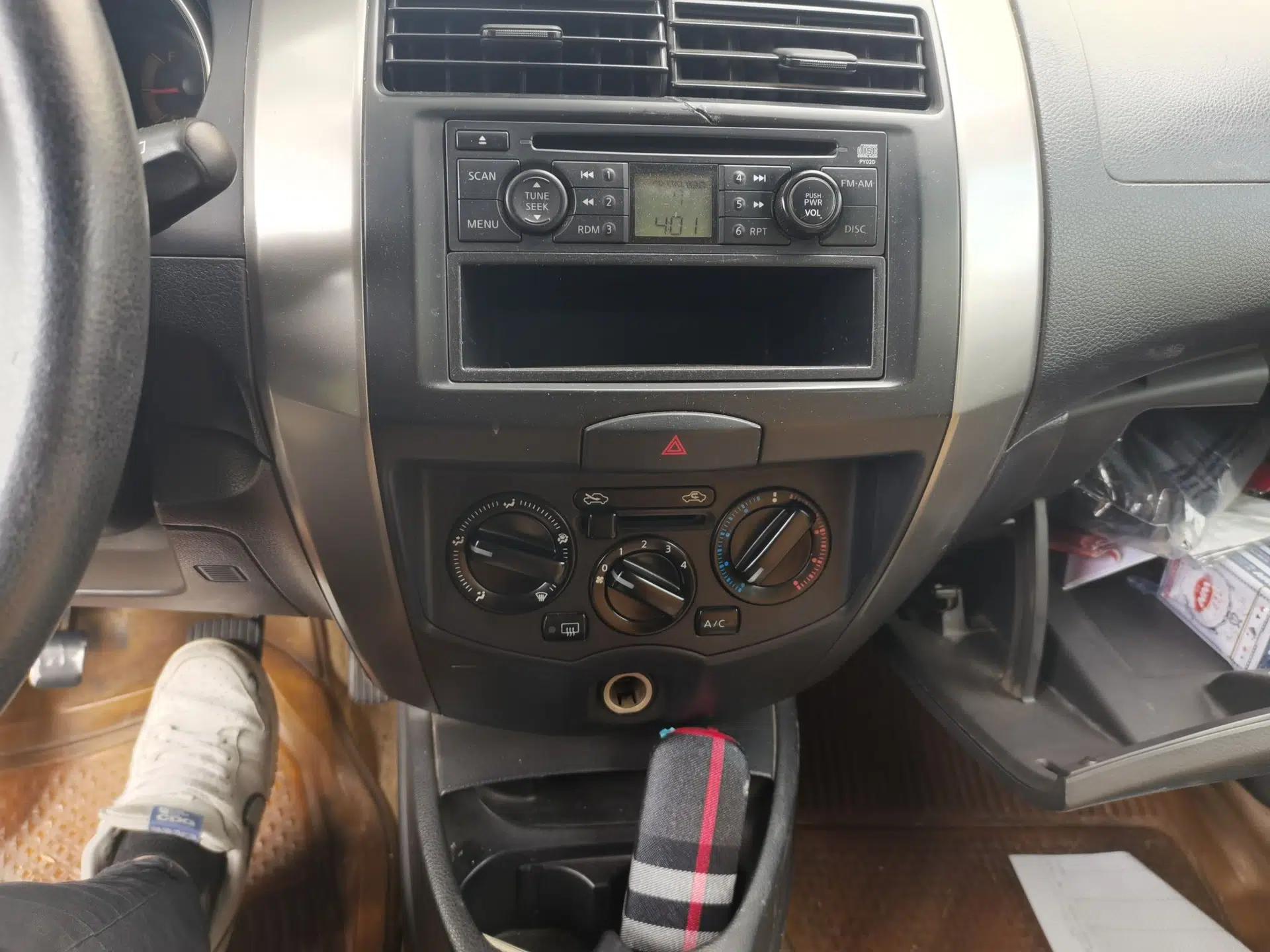 Nissan Livina 2008 Jingrui 1.6L Manual Smart Edition — миниатюра 13