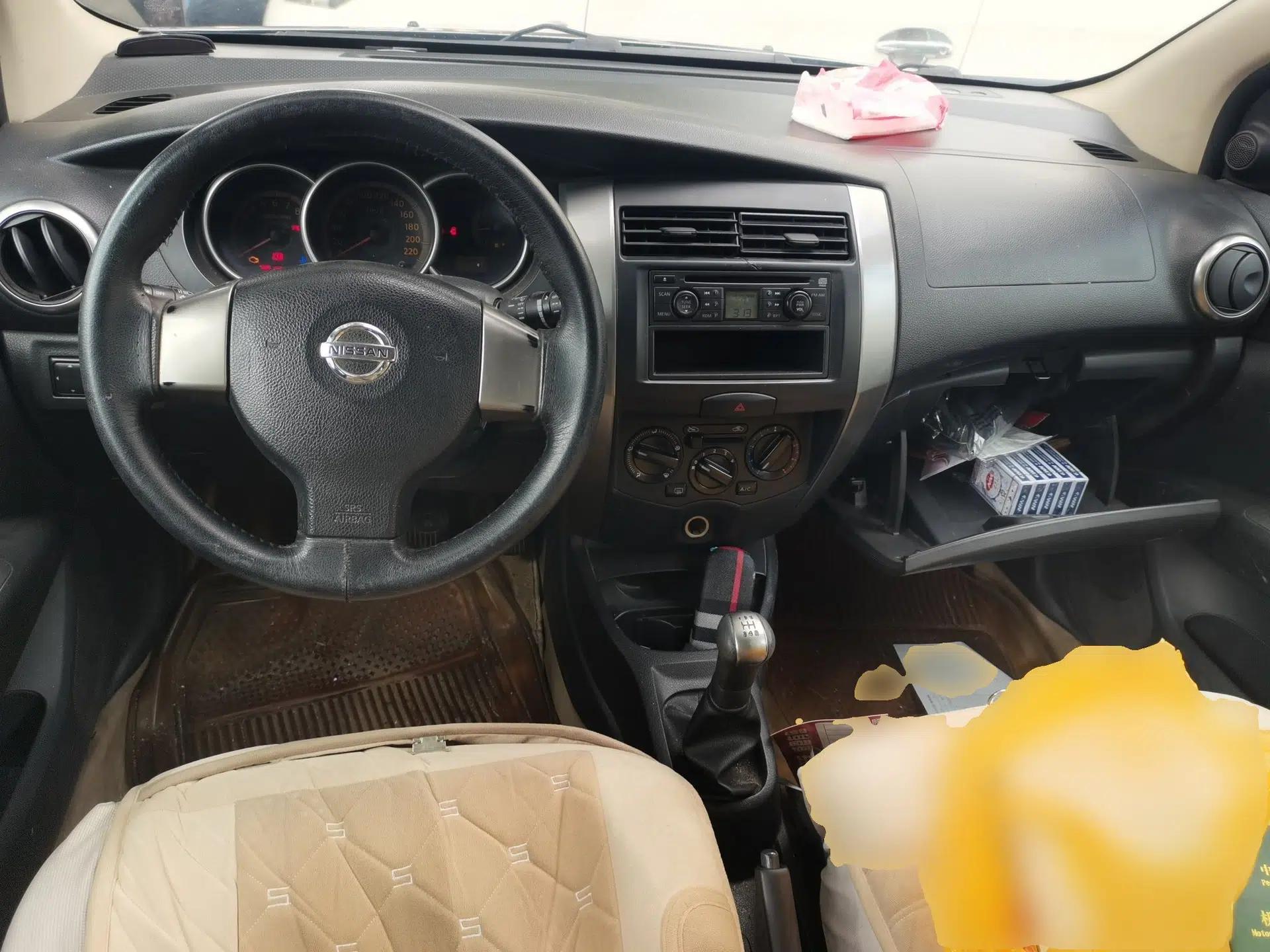 Nissan Livina 2008 Jingrui 1.6L Manual Smart Edition — миниатюра 9