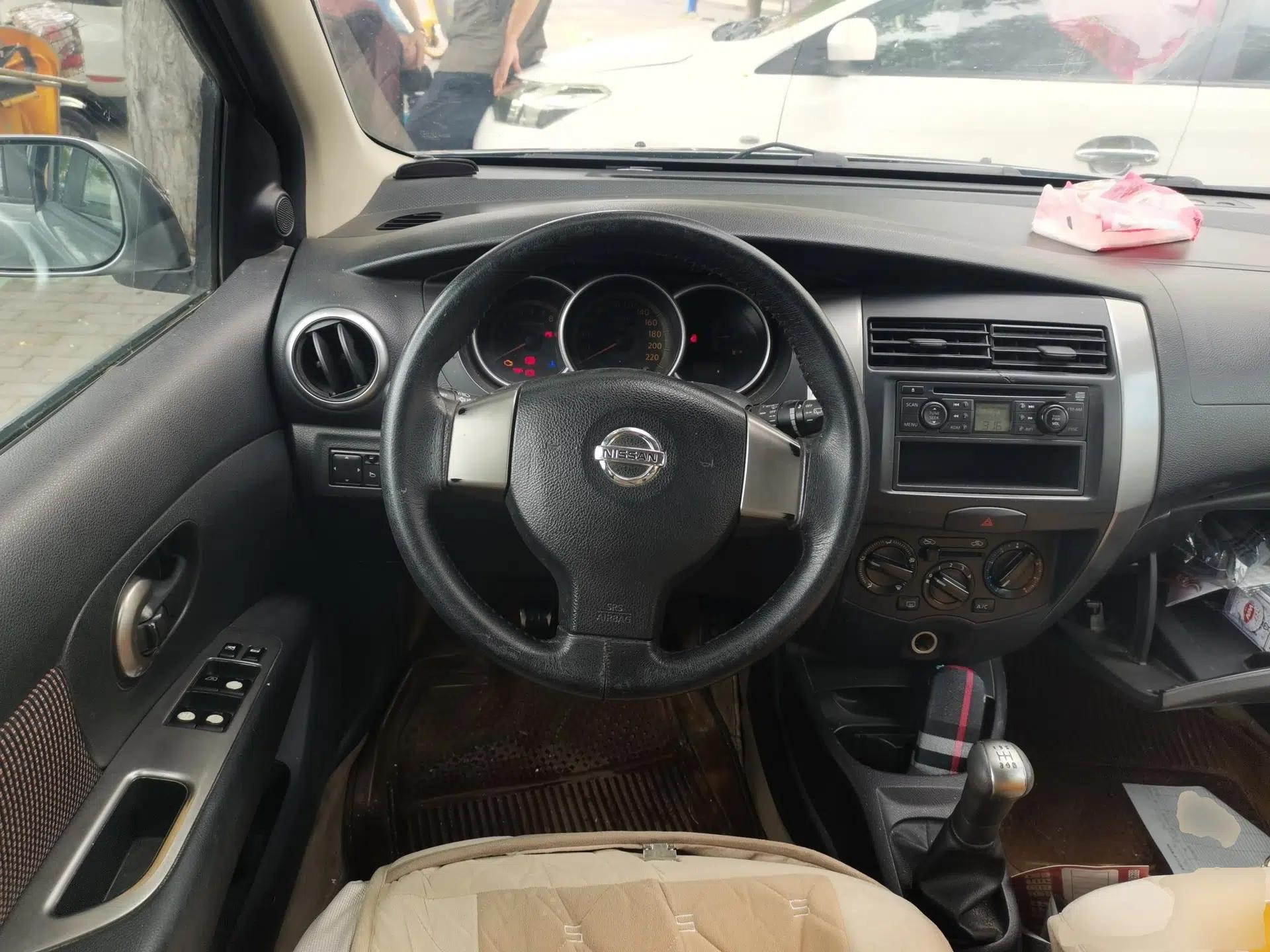 Nissan Livina 2008 Jingrui 1.6L Manual Smart Edition — миниатюра 10