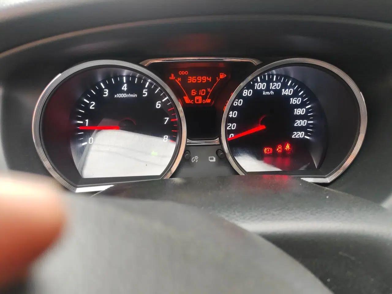 Nissan Livina 2015 1.6XE Manual Comfort Edition — миниатюра 12