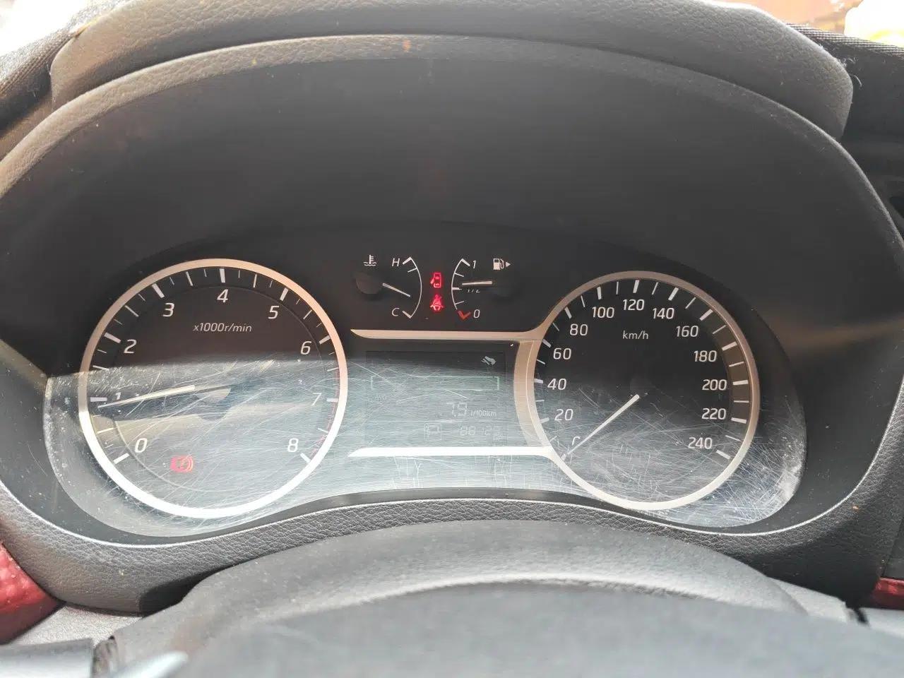 Nissan Lannia 2016 1.6L CVT Smart Cool Edition — миниатюра 11