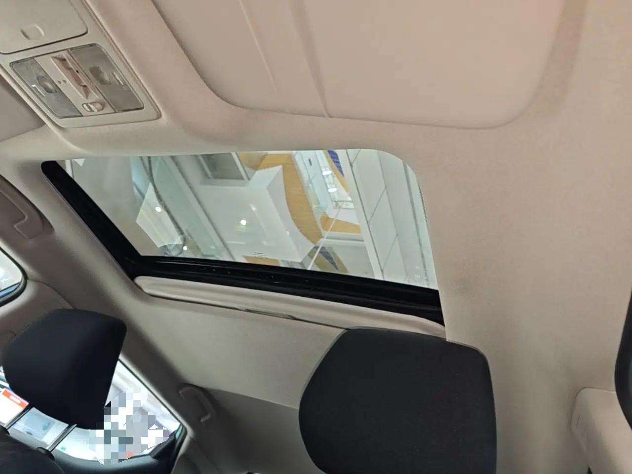 Nissan Lannia 2016 1.6L CVT Smart Cool Edition — миниатюра 21