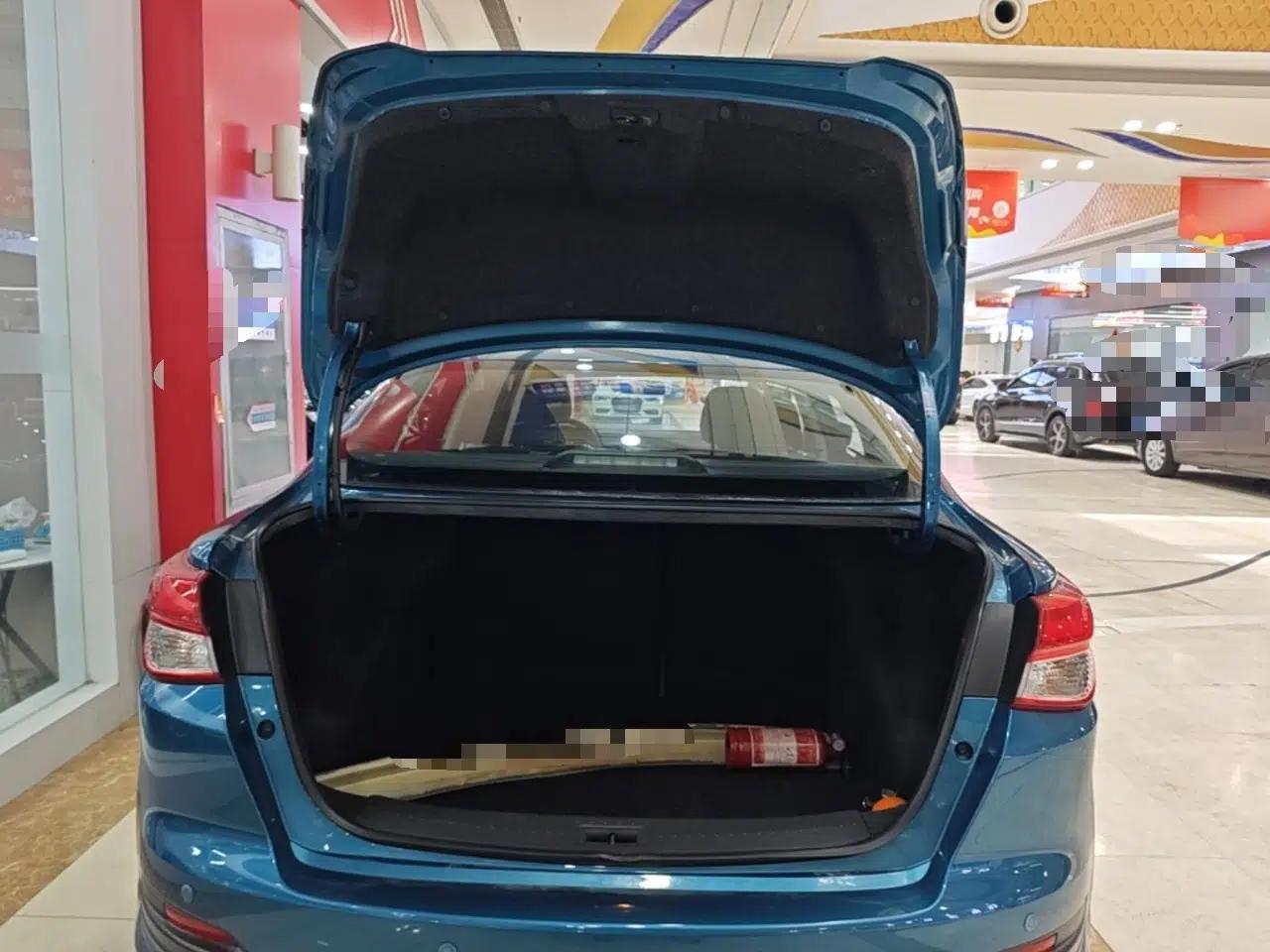 Nissan Lannia 2016 1.6L CVT Smart Cool Edition — миниатюра 22