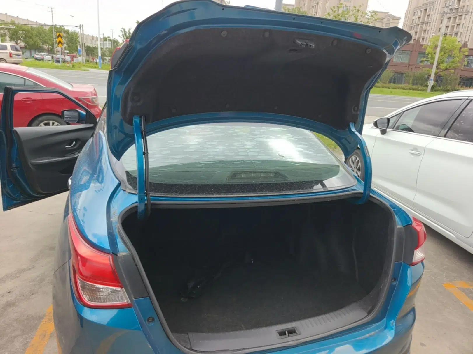 Nissan Lannia 2016 1.6L CVT Smart Cool Edition — миниатюра 22