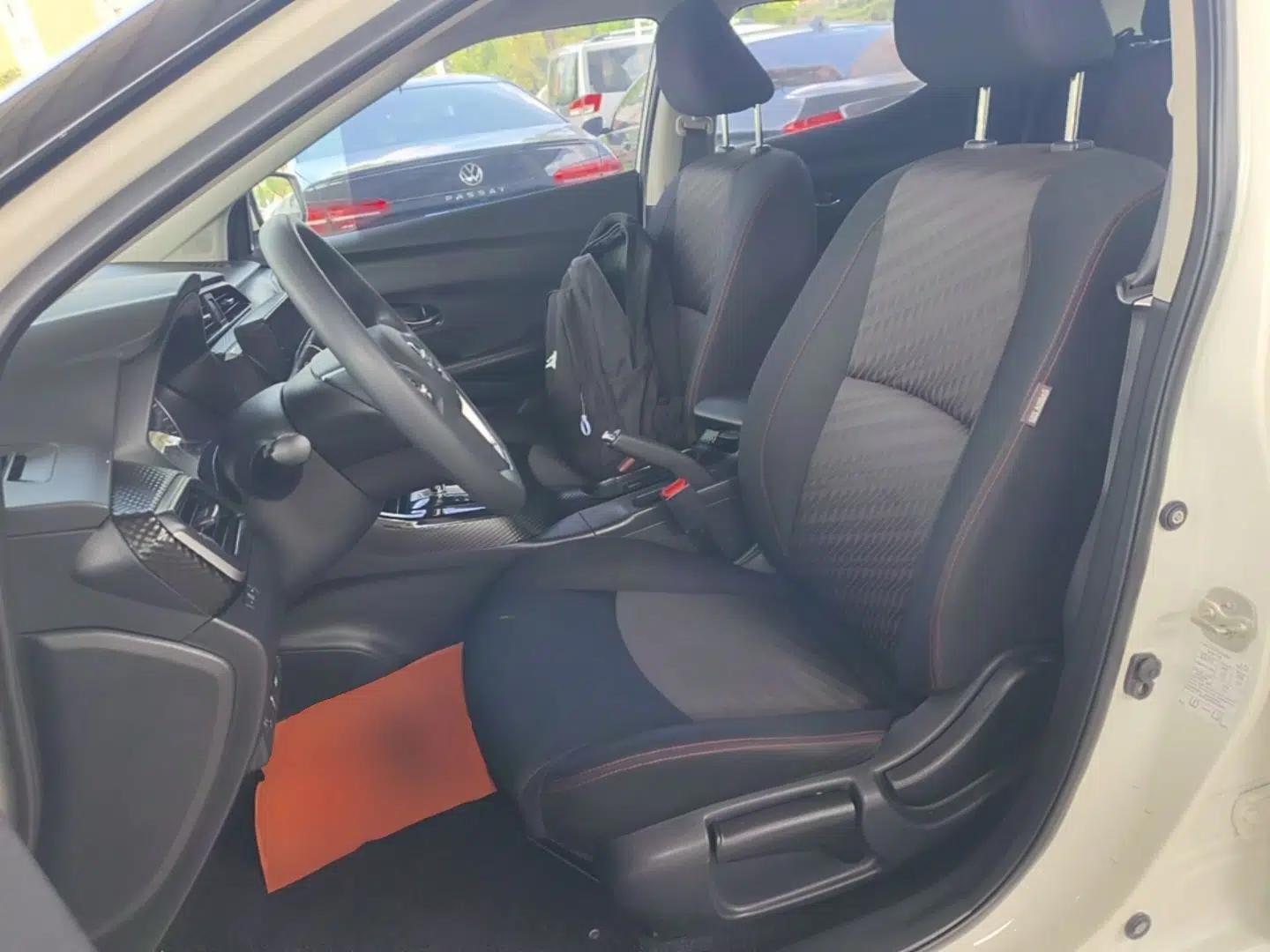 Nissan Lannia 2021 1.6L CVT Cool Edition — миниатюра 17