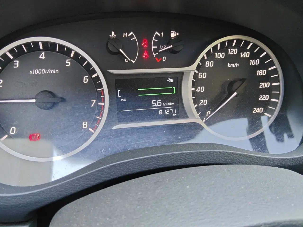 Nissan Lannia 2016 1.6L Manual Cool Edition — миниатюра 12
