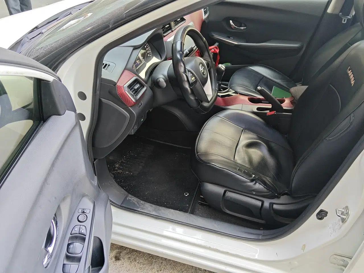 Nissan Lannia 2016 1.6L Manual Cool Edition — миниатюра 16