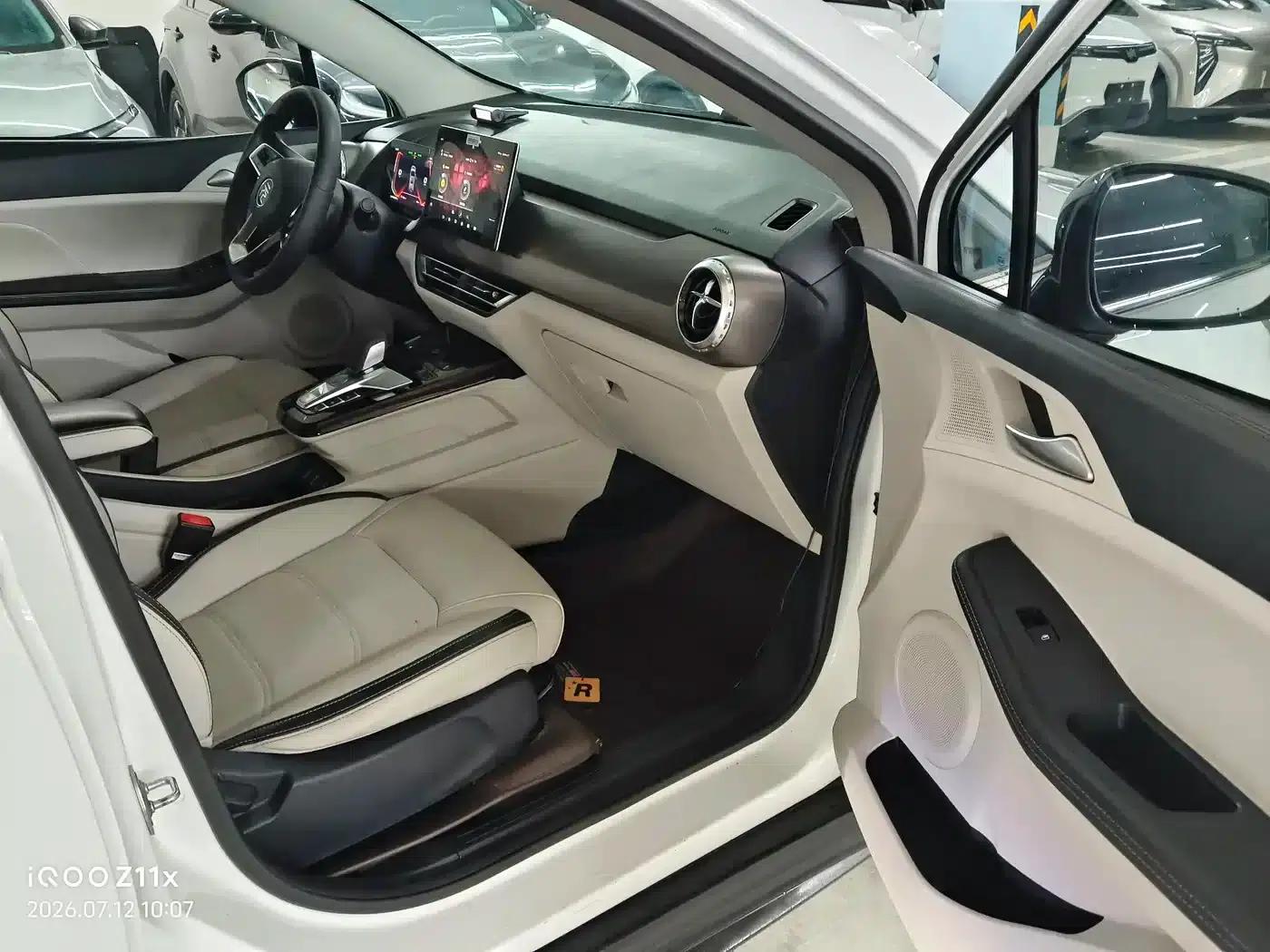 Yuan Pro 2023 401KM Luxury Edition — миниатюра 5