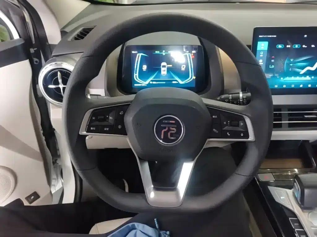 Yuan Pro 2021 401KM Premium — миниатюра 11